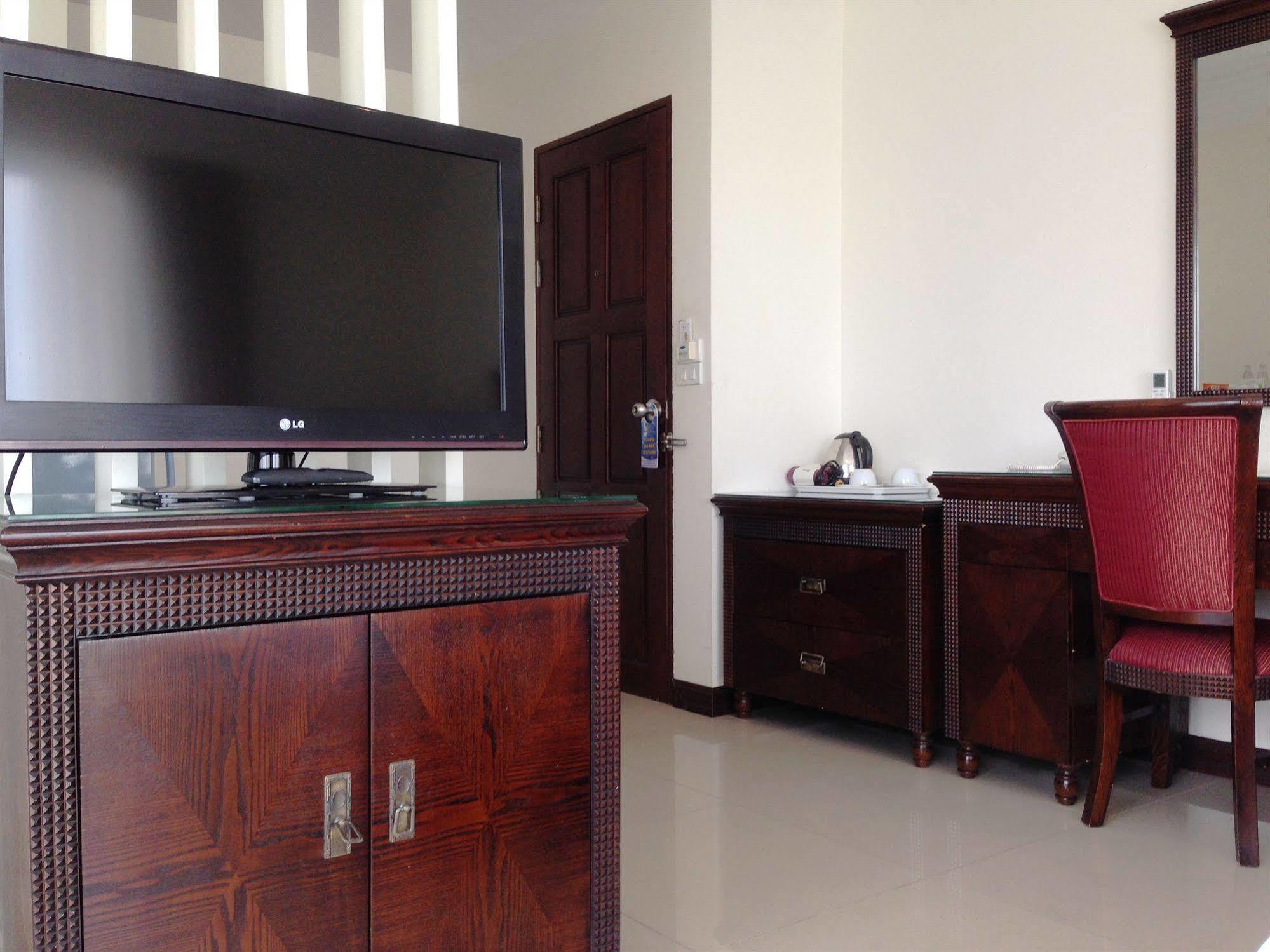 The New Eurostar Jomtien Beach Hotel Экстерьер фото