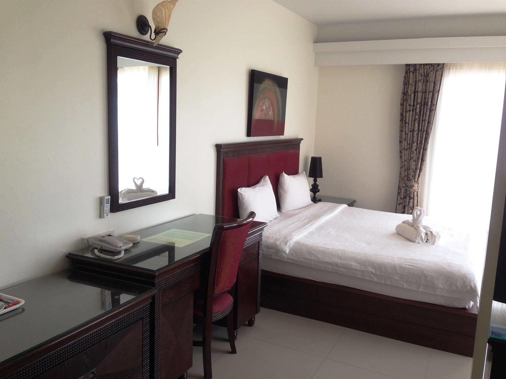 The New Eurostar Jomtien Beach Hotel Экстерьер фото